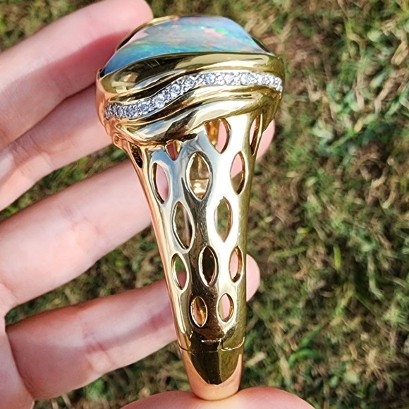 62.3g 18k Opal Diamond Bangle - Picture 2 of 13